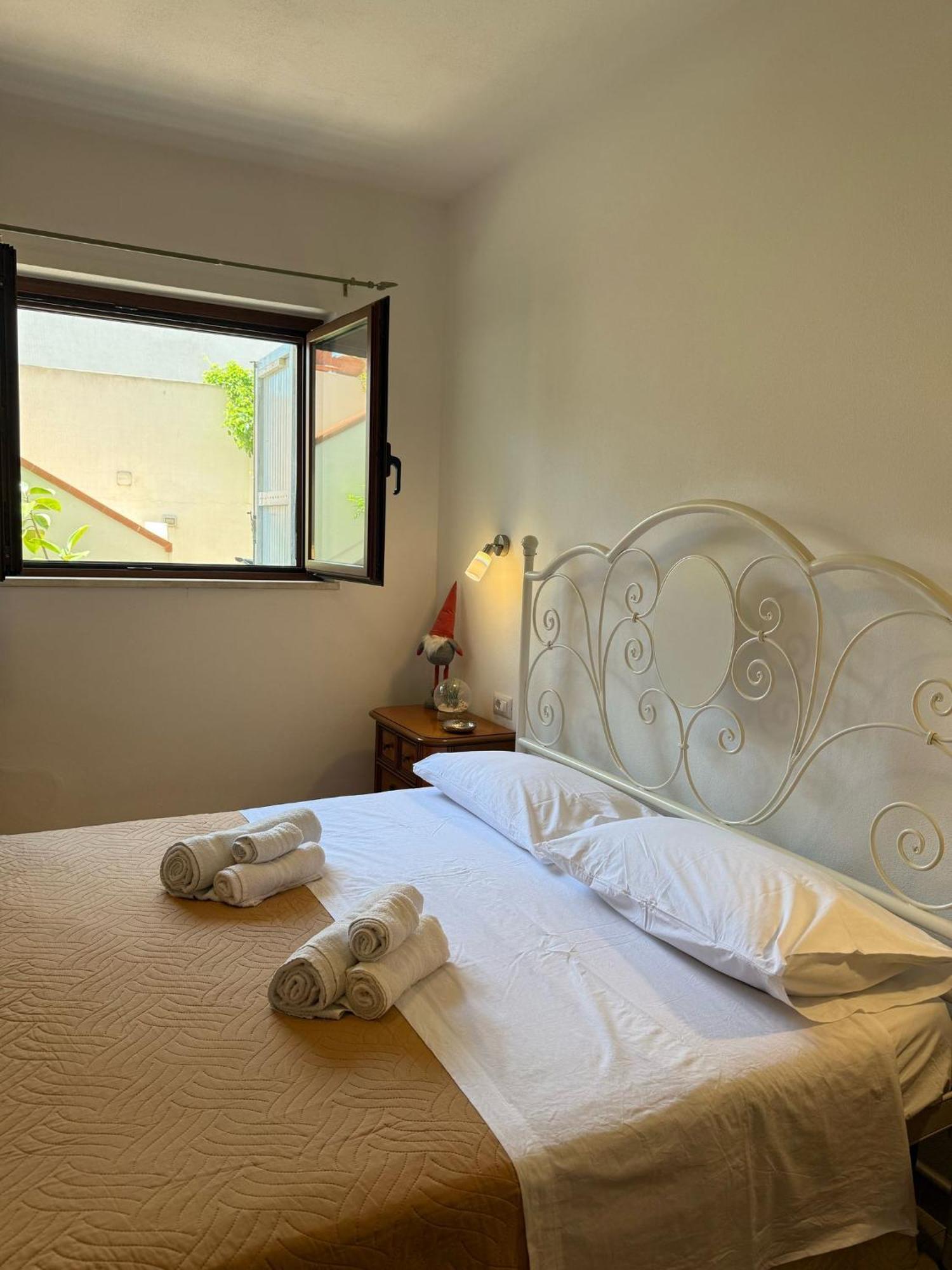 The Refuge Apartment Porto Torres Exterior photo